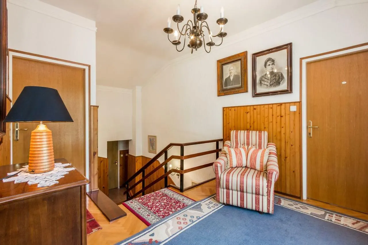 Rooms Vanda & Frane Moscenicka Draga Guest house