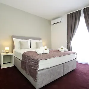 Maxim Rooms&apartments 4* Split